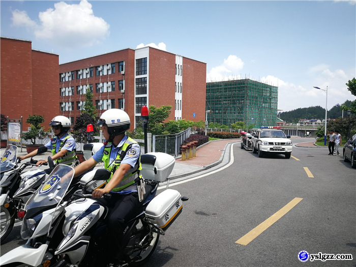 警校社区联动 确保校园安全