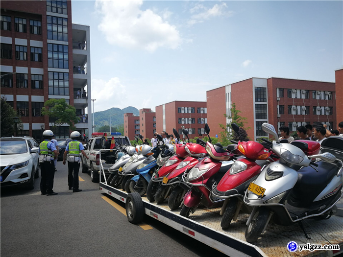 警校社区联动 确保校园安全