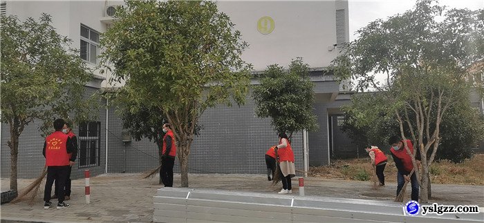 社区清扫为双创 美化环境靓家园