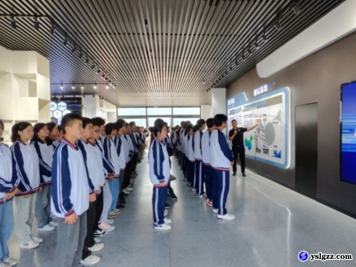 我校机械、电子、计算机专业学生赴企业见习