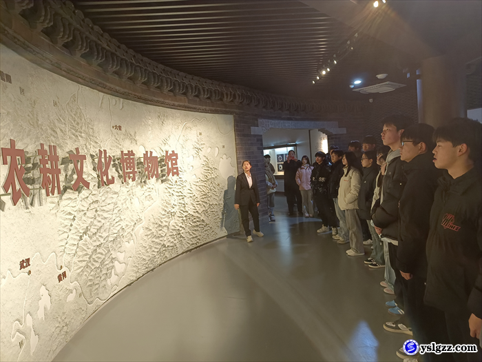 体验多元文化  激励学子成才——我校高三优秀学生赴黄冈研学实践活动