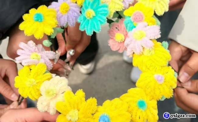 芳华绽放 暖心相伴