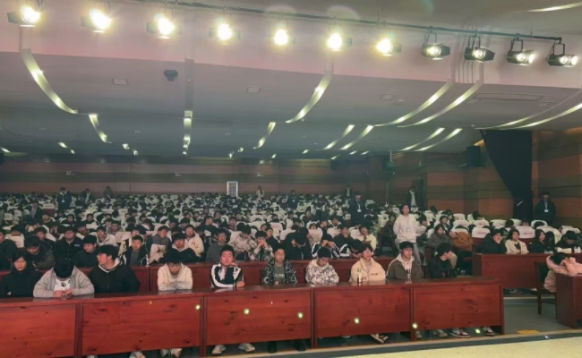 拒绝校园欺凌 筑牢安全防线